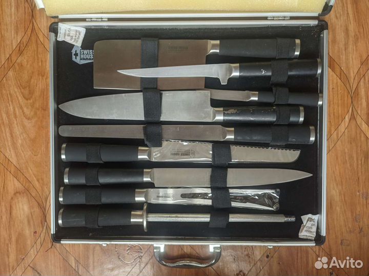 Набор ножей в кейсе Swiss House