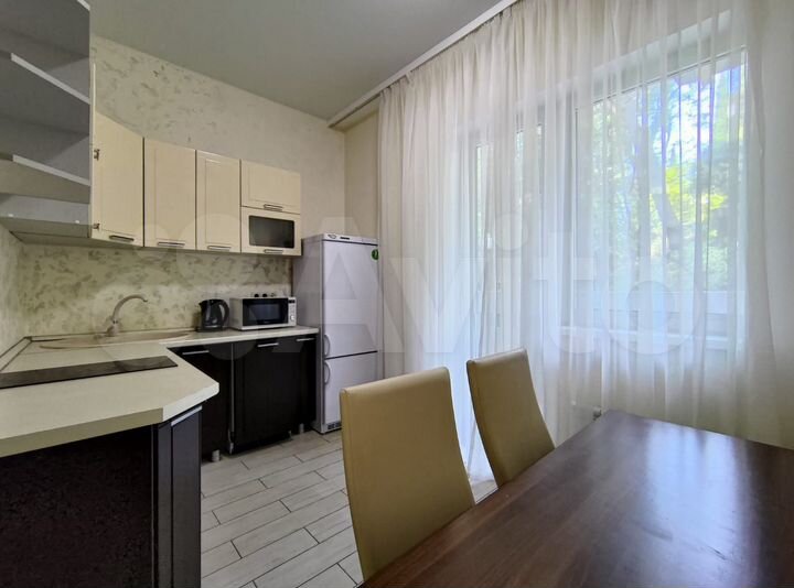 3-к. квартира, 88 м², 1/13 эт.