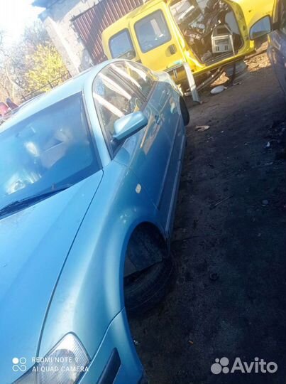 Кузов Фольцваген Пассат Б5 1,6 бен. AHL мех.96-00г