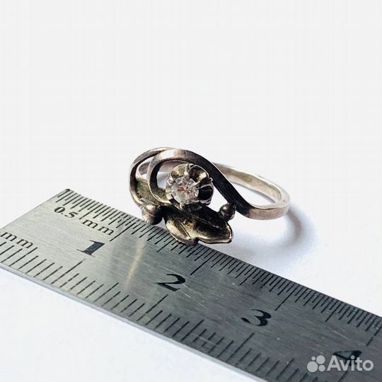 Серебряные кольца с камнями