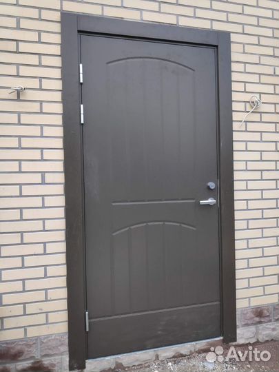 Дверь входная тёплая из массива в финском стиле.М7