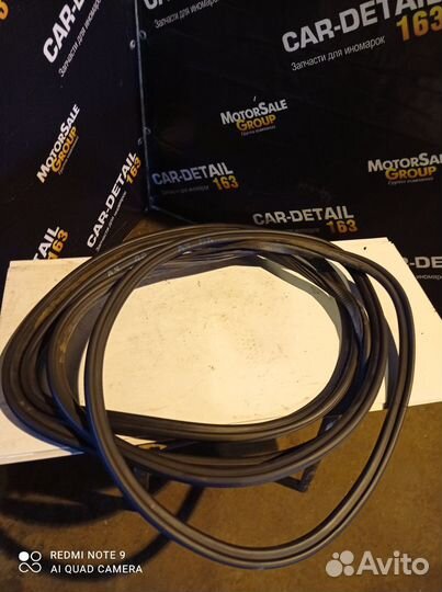 Уплотнитель передней двери внутренний Audi A4 B8