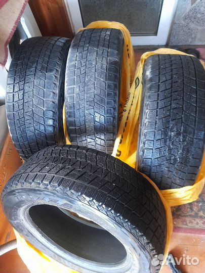 Bridgestone Blizzak DM-V1 225/60 R17 91T