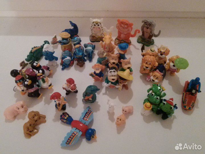 Фигурки и игрушки серий 90-х годов