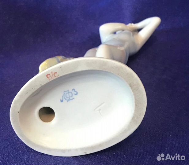 Статуэтка Плавчиха лфз