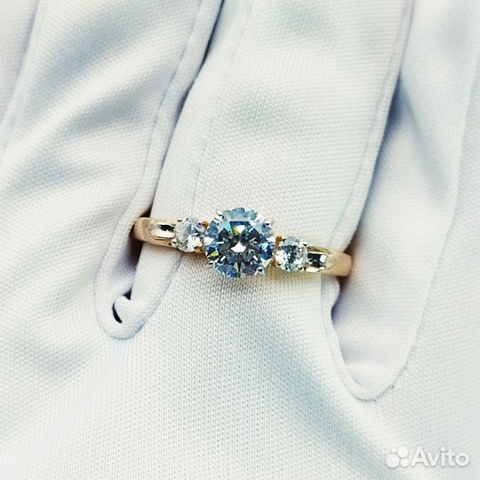 Золотое кольцо с фианитом 18р