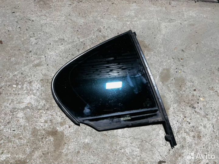 Стекло двери заднее правое Bmw 7 F02 N63B44A 2011