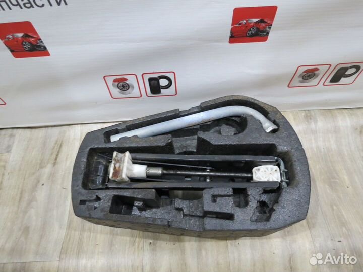 Ящик для инструментов Volkswagen Polo