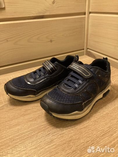 Кроссовки geox 29