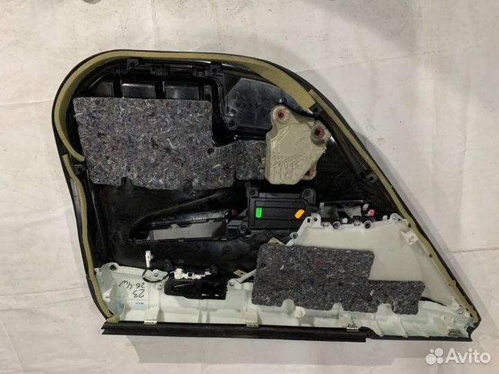 Обшивка двери задняя правая Toyota Camry 55