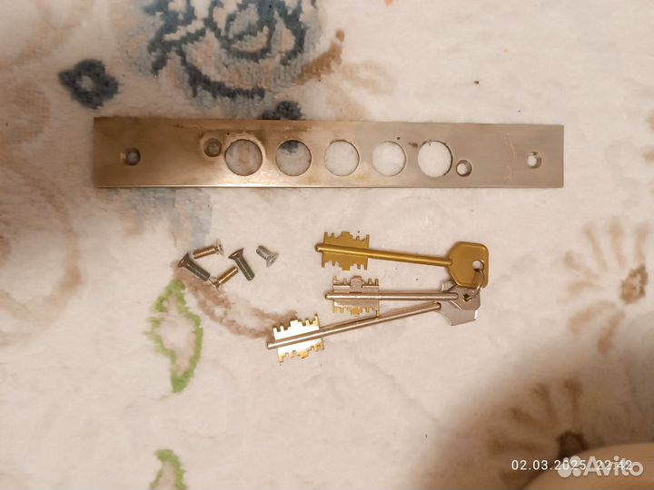 Встроенный дверной замок