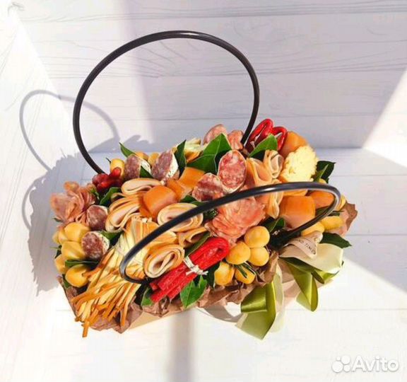 Съедобные букеты из колбасы