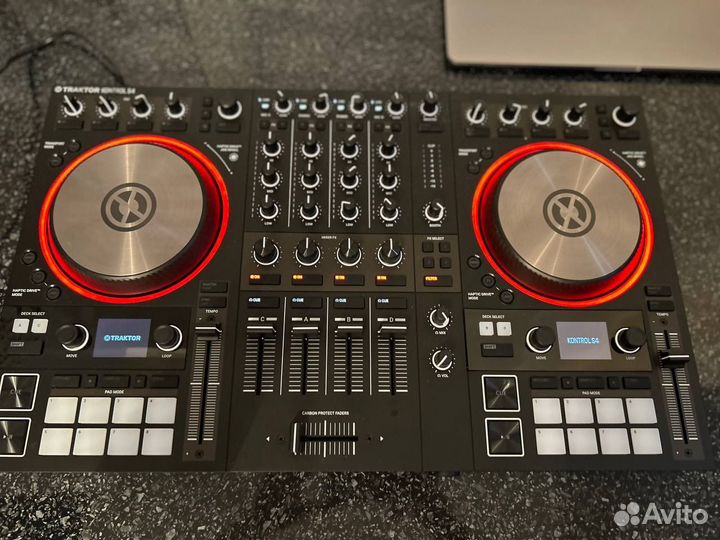 Traktor Kontrol S4 MK3