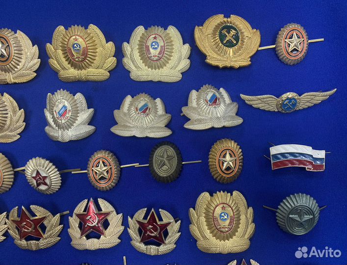 Лот из 50 кокард