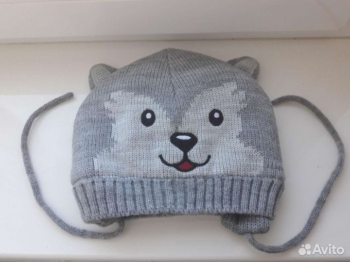 Шапка детская на флисе с завязками, новая