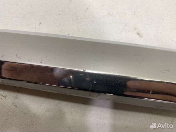 Молдинг фары передний правый Toyota Land Cruiser