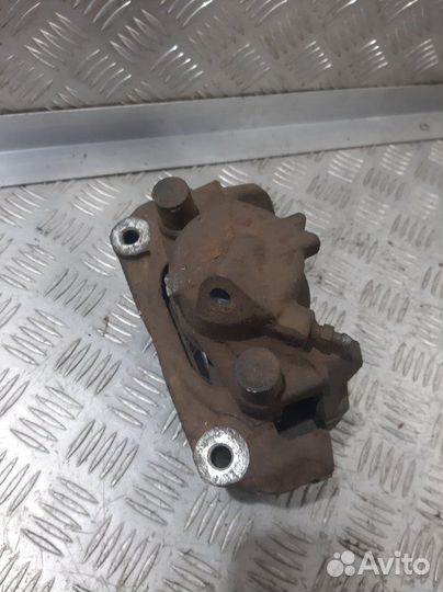 Суппорт передний правый Renault Duster F4R 2016