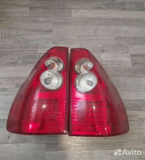 Стоп-сигнал Toyota Land Cruiser Prado 120