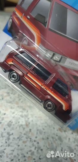 Модель Hot Wheels 1986 Toyota Van