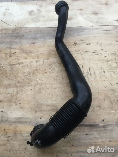 Патрубок фильтра правый Land Rover Sport 2 рест