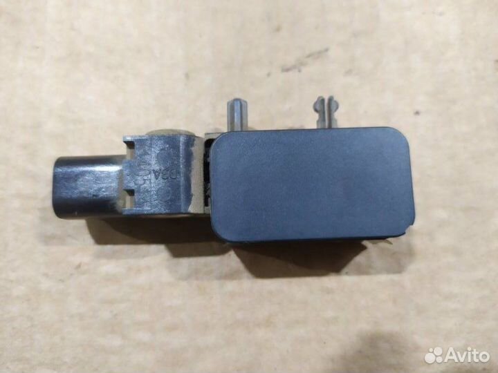 Датчик удара боковой правый Ford Maverick TM1 GZ