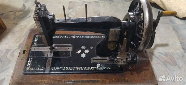 Швейная машинка зингер ручная