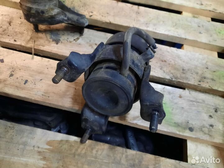 Опора двигателя 2grfe Toyota Highlander 3