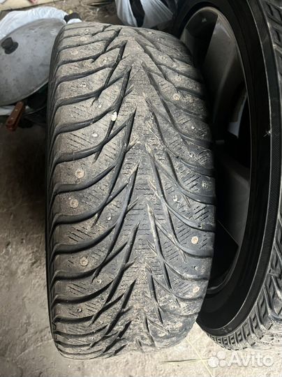 Yokohama Ice Guard Stud IG55 215/50 R17