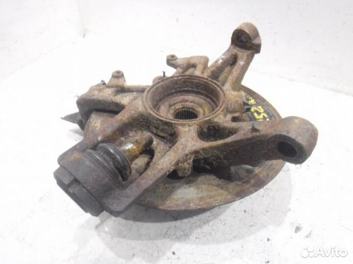 Кулак задний правый A1633500208