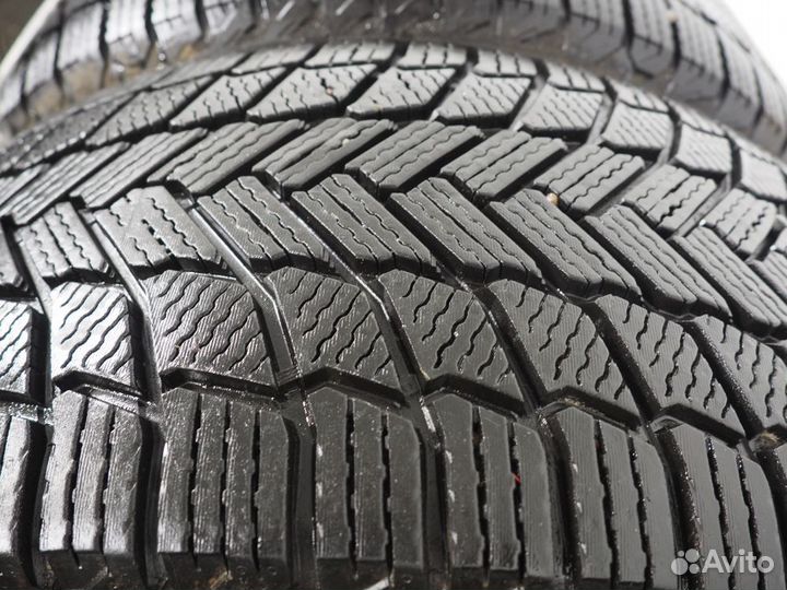 Michelin X-Ice Snow SUV 295/40 R20 и 265/45 R20 110T