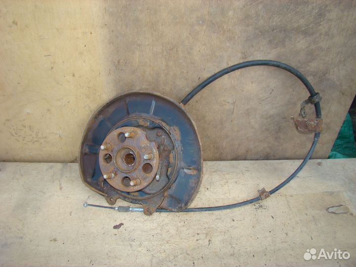 Задние кулаки Toyota rav4 05г