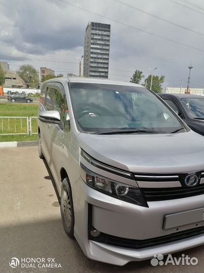 Toyota Voxy 1.8 CVT, 2014, 152 000 км