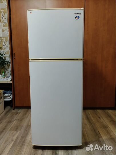 Холодильник 2х камерный