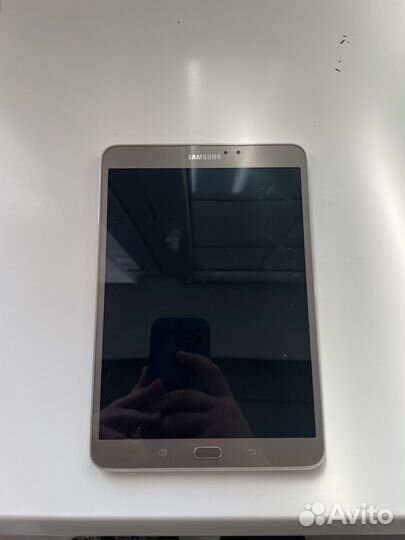 Планшет на запчасти SM-T713