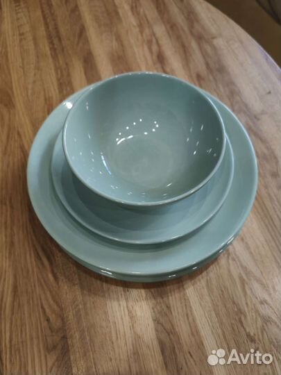 Тарелки Икеа фэргрик светло-зеленого цвета