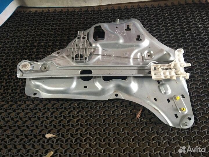 Стеклоподъемник задний правый Hyundai ix35