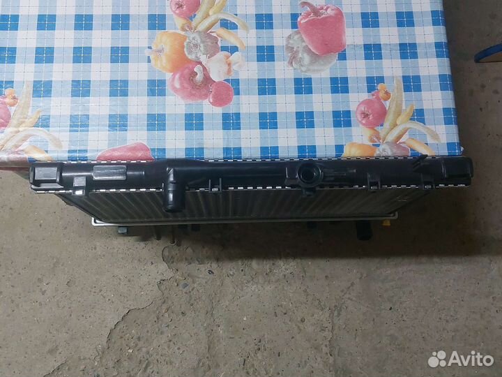 Радиатор охлаждения Toyota mark ST190-2.0