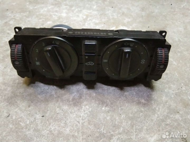 Блок управления климатом Мерседес C W202