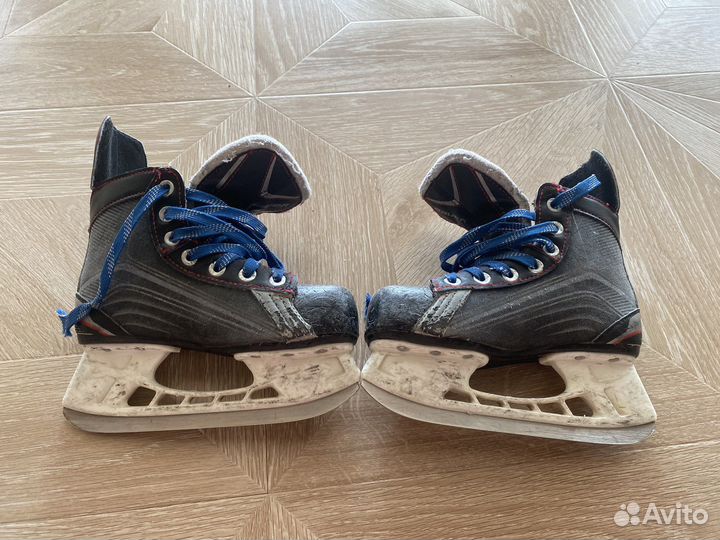 Хоккейные коньки bauer vapor 32р
