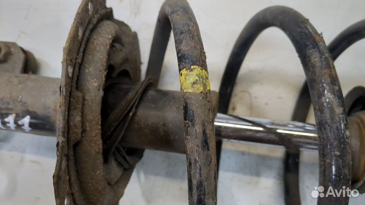 Амортизатор подвески правый передний Mitsubishi Outlander