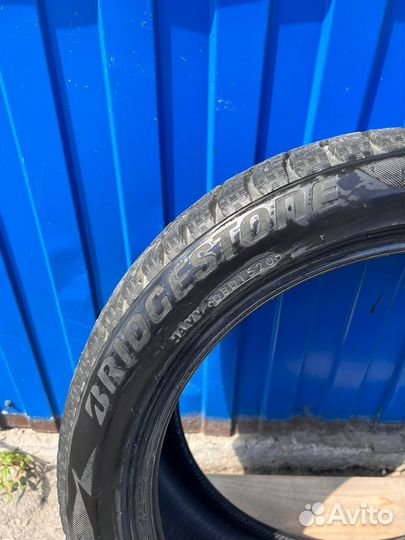 Bridgestone Blizzak Spike-02 235/45 R18 98