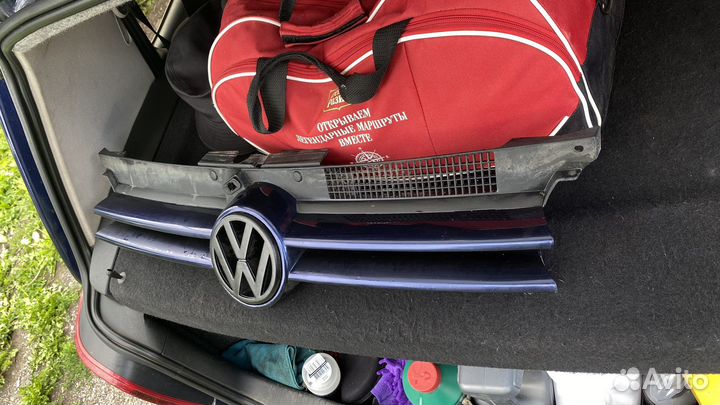 Решетка радиатора VW Golf 4