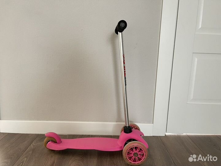Самокат для девочки 2-6 лет
