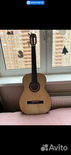 Акустическая гитара