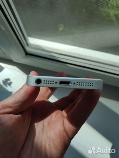 Телефон iPhone 5s
