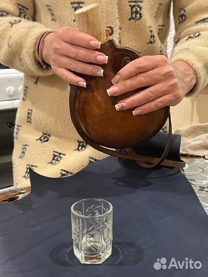 Бутылка из кожи