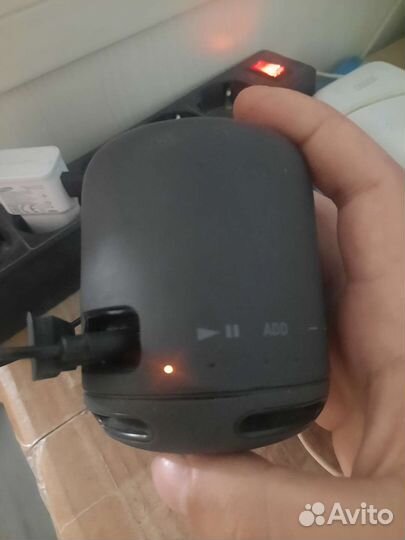 Продам портативную колонку Sony