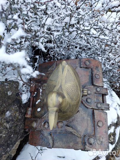 Старинный ларец бронзовая утка