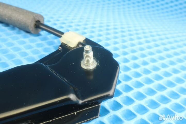 Стеклоподъёмник задний правый Skoda Superb 3