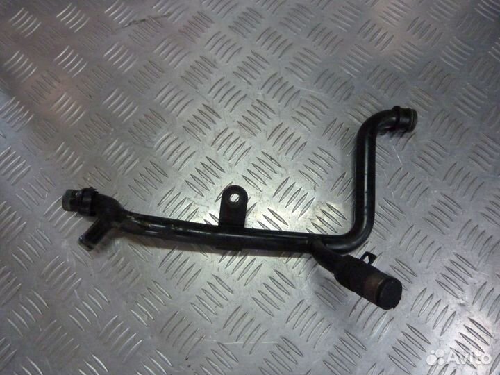 Трубка системы охлаждения Passat B5 06b121065d